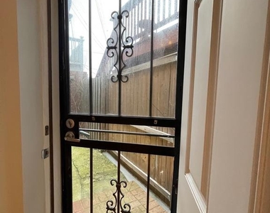 449 New Jersey Avenue Se - Photo Thumbnail 16