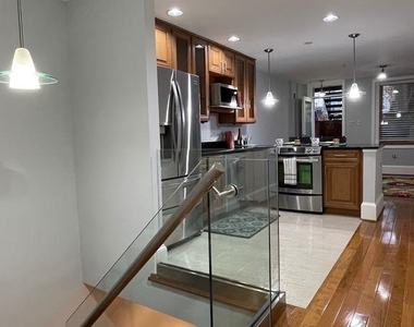 449 New Jersey Avenue Se - Photo Thumbnail 12