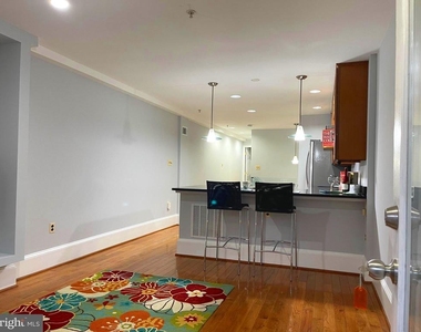 449 New Jersey Avenue Se - Photo Thumbnail 3