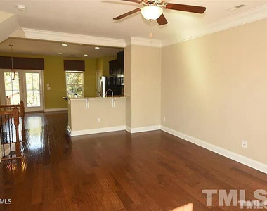 438 Berry Chase Way - Photo Thumbnail 2