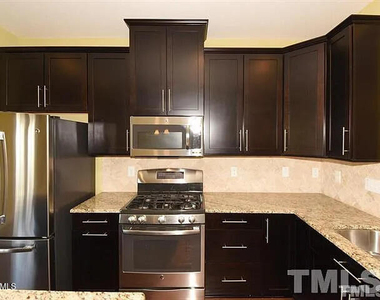 438 Berry Chase Way - Photo Thumbnail 11