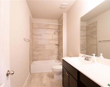 2819 Wheatfield Way - Photo Thumbnail 16