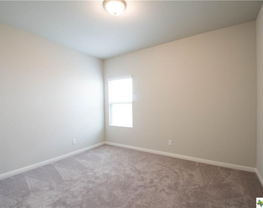 2819 Wheatfield Way - Photo Thumbnail 17