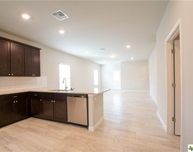 2819 Wheatfield Way - Photo Thumbnail 6