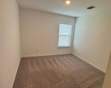 1187 Amy Dr - Photo Thumbnail 17
