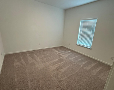 1187 Amy Dr - Photo Thumbnail 19