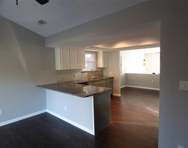 6107 La Mesa St - Photo Thumbnail 4