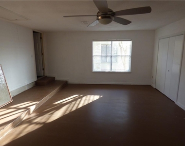 6107 La Mesa St - Photo Thumbnail 10