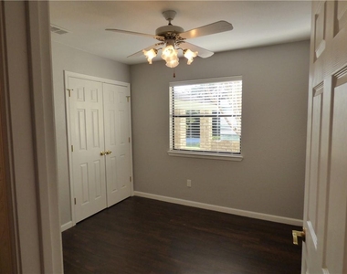 6107 La Mesa St - Photo Thumbnail 13