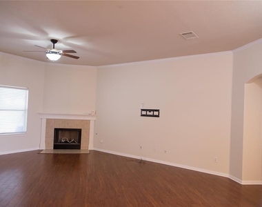 808 Nw Broken Trace Ct - Photo Thumbnail 1