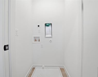 2212 Yellow Jacket Ln - Photo Thumbnail 35