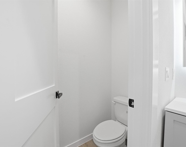 2212 Yellow Jacket Ln - Photo Thumbnail 30