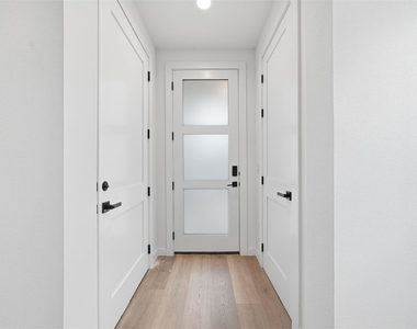 2212 Yellow Jacket Ln - Photo Thumbnail 5