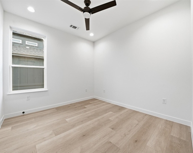 2212 Yellow Jacket Ln - Photo Thumbnail 17