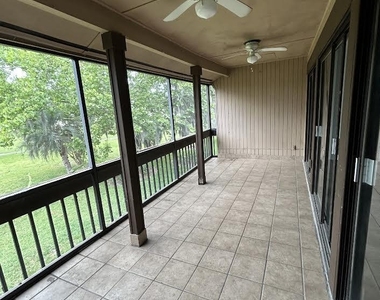 7616 Las Palmas Way - Photo Thumbnail 5