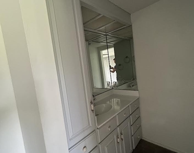 7616 Las Palmas Way - Photo Thumbnail 10