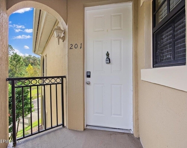 180 Calle El Jardin - Photo Thumbnail 1