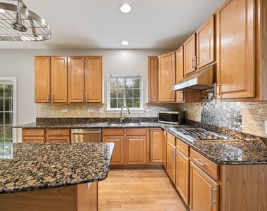 722 Aster Drive - Photo Thumbnail 7