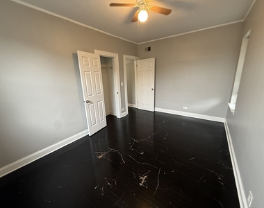 7344 N Damen Avenue - Photo Thumbnail 9