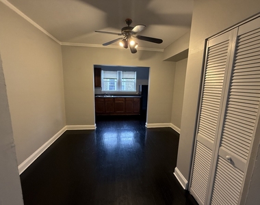 7344 N Damen Avenue - Photo Thumbnail 3