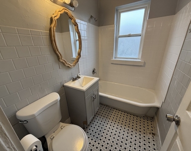 7344 N Damen Avenue - Photo Thumbnail 12