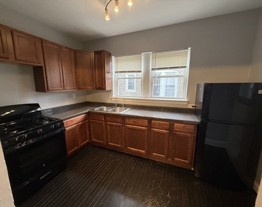 7344 N Damen Avenue - Photo Thumbnail 5
