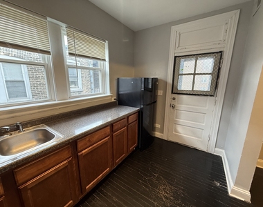7344 N Damen Avenue - Photo Thumbnail 7