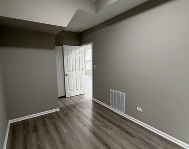 5344 S Aberdeen Street - Photo Thumbnail 5