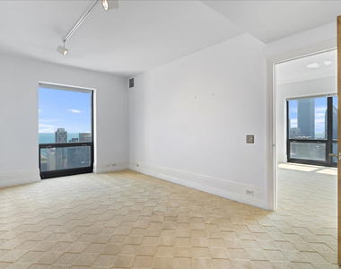 100 E Huron Street - Photo Thumbnail 19