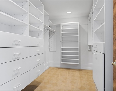 100 E Huron Street - Photo Thumbnail 21