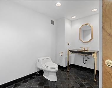 100 E Huron Street - Photo Thumbnail 24