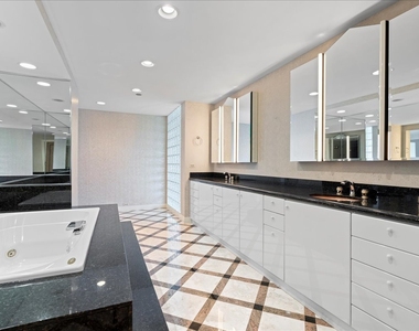 100 E Huron Street - Photo Thumbnail 17
