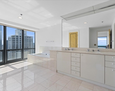 100 E Huron Street - Photo Thumbnail 23