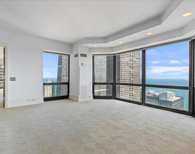 100 E Huron Street - Photo Thumbnail 11