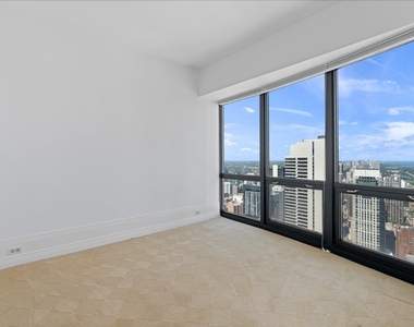 100 E Huron Street - Photo Thumbnail 15