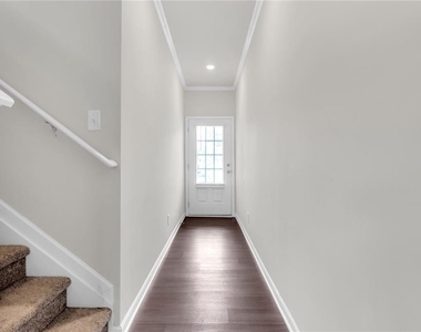 208 Turner Lane - Photo Thumbnail 2