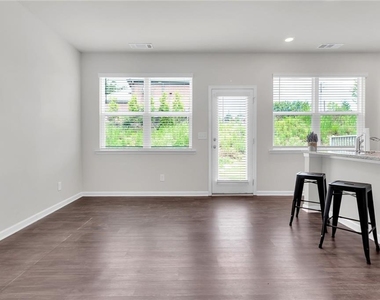 208 Turner Lane - Photo Thumbnail 7