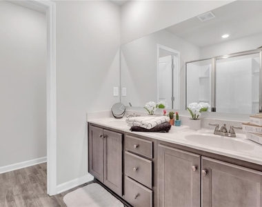 208 Turner Lane - Photo Thumbnail 14
