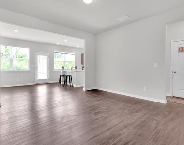 208 Turner Lane - Photo Thumbnail 6