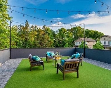 669 East Avenue Ne - Photo Thumbnail 31