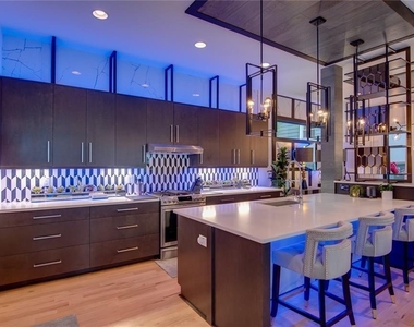669 East Avenue Ne - Photo Thumbnail 40