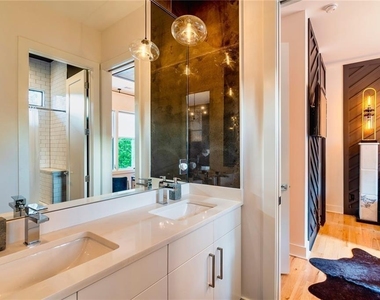 669 East Avenue Ne - Photo Thumbnail 27
