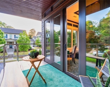 669 East Avenue Ne - Photo Thumbnail 24