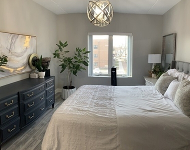 6560 W Diversey Avenue - Photo Thumbnail 9