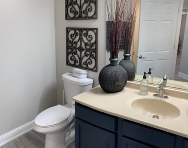 6560 W Diversey Avenue - Photo Thumbnail 13