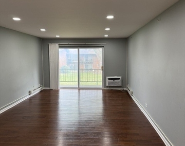 1900 W Knightsbridge Drive - Photo Thumbnail 1