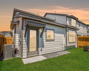 27935 Western Creek Court - Photo Thumbnail 15