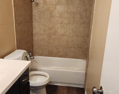 4311 Yellowstone St Boulevard - Photo Thumbnail 5