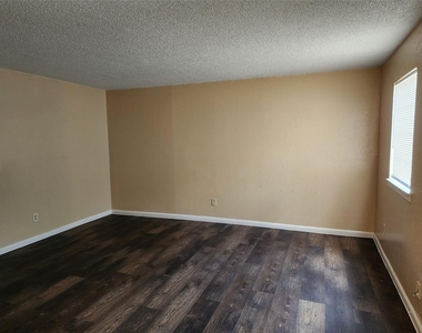 4311 Yellowstone St Boulevard - Photo Thumbnail 10