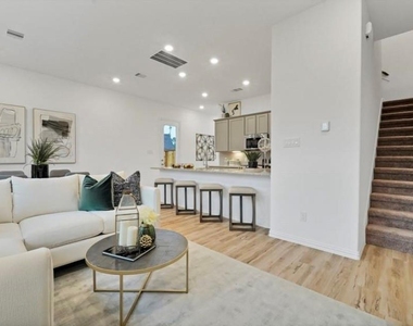 630 Aspen Falls Court - Photo Thumbnail 4